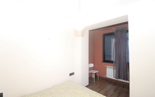 2 room apartment, Griboyedov Street, 43 sq.m., 3/5 floor, major renovation, stone building