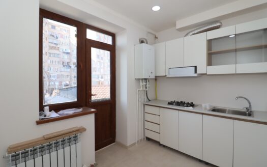 3 room apartment, Lvovyan Street, 78 sq.m., major renovation, stone building