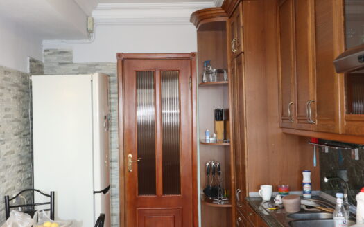 4 room apartment on Hovsep Emin street, 104 sq.m., major renovation