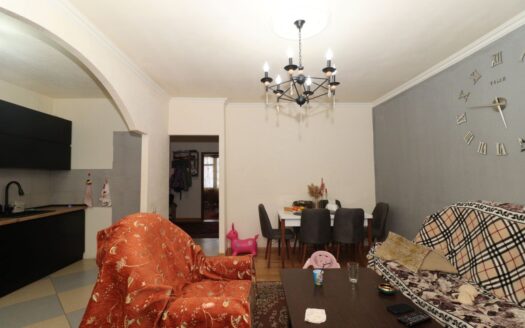 4 room apartment, Leningradyan Street, 105 sq.m., multiple balconies