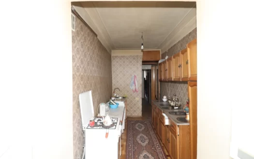 3 room apartment, Avetis Aharonyan Street, 75 sq.m., stone building