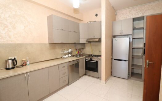 3 room apartment in a new building, Nalbandyan Street, 70 sq.m., high ceilings