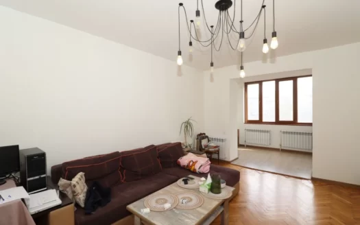 5 room apartment, Vratsakan Street, 118 sq.m., major renovation, stone building