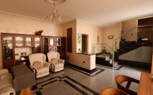 Three story stone house, Metsarents Street, 630 sq.m., cosmetic renovation