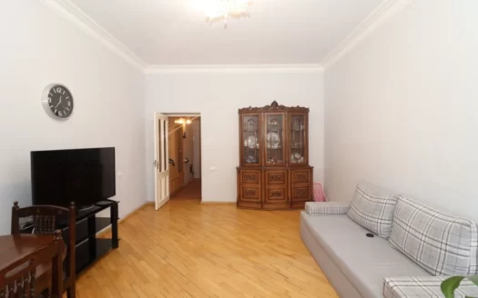 2 room apartment, Sayat-Nova Avenue, high ceilings, multiple balconies