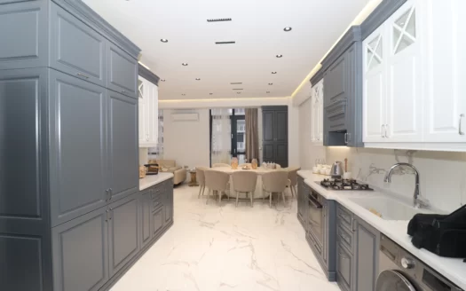 3 room apartment in a new building, Leningradyan Street, 108 sq.m., high ceilings