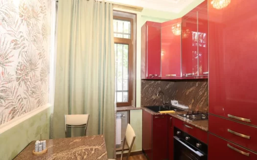 2 room apartment on Moskovyan street, 50 sq.m., high ceilings, major renovation