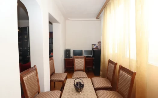 3 room apartment, Nazarbekyan District, 97 sq.m., multiple balconies