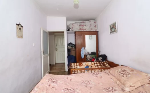 2 room apartment, Shahumyan 1st Street, 72 sq.m., stone building