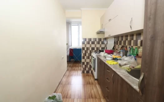 2 room apartment, Shahumyan 1st Street, 72 sq.m., stone building