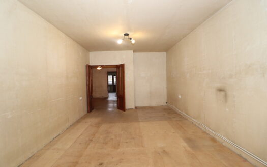 A 3 room apartment, Gusan Sheram street, 95 sq.m., stone building