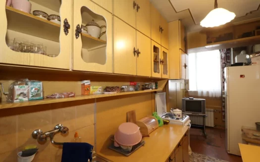 2 room apartment, Komitas Avenue, 66 sq.m., 1/5 floor, stone building