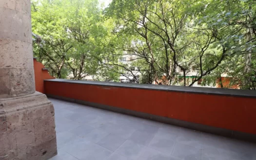 3 room apartment on Moskovyan street, 106 sq.m., 2/5 floor, high ceilings