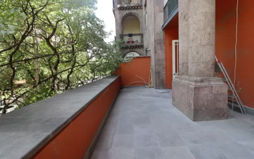 3 room apartment on Moskovyan street, 106 sq.m., 2/5 floor, high ceilings