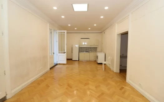 3 room apartment on Moskovyan street, 106 sq.m., 2/5 floor, high ceilings