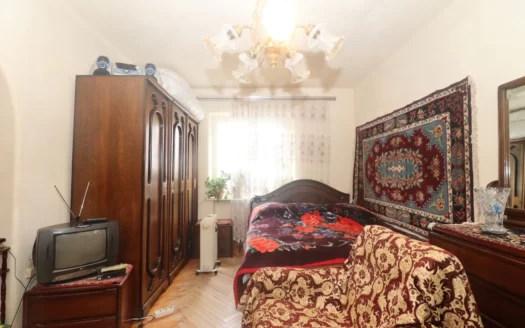 1 room apartment, Leningradyan Street, 29 sq.m., 2/4 floor, stone building