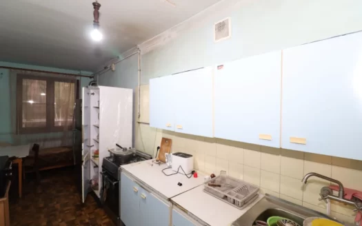 3 room apartment, Viktor Hambardzumyan Street, 88 sq.m., 2/9 floor, stone building