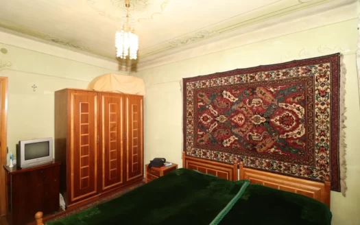 3 room apartment, Viktor Hambardzumyan Street, 88 sq.m., 2/9 floor, stone building
