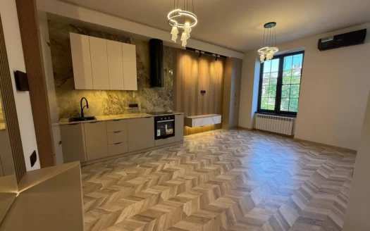 a 2 room apartment, Garegin Nzhdeh street, stone building, 3/4 floor