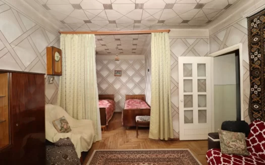 2 room apartment, Lukashin Street, 64 sq.m., multiple balconies, stone building