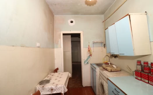 2 room apartment, Lukashin Street, 64 sq.m., multiple balconies, stone building