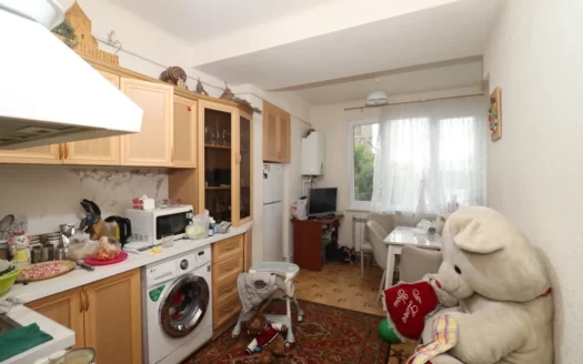 4 room apartment, 2nd Azatutyan lane, 90 sq.m., 2/9 floor, major renovation