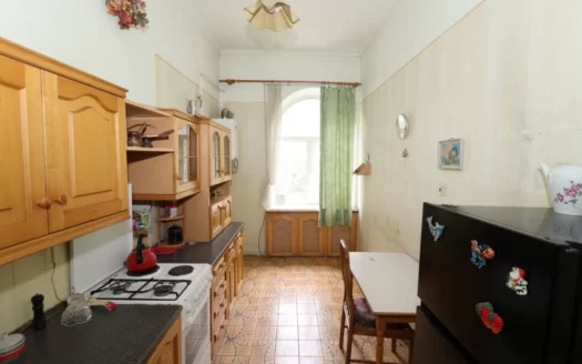 A 2 room apartment, Shirvanzade street, 69 sq.m., stone building