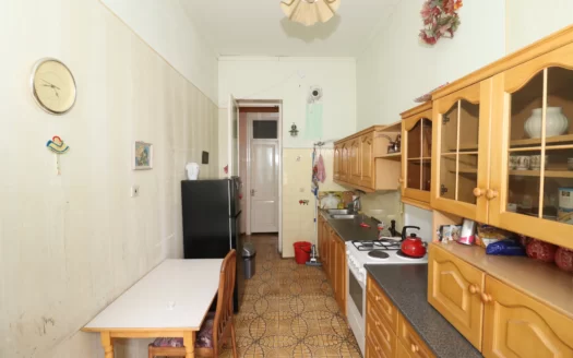 A 2 room apartment, Shirvanzade street, 69 sq.m., stone building