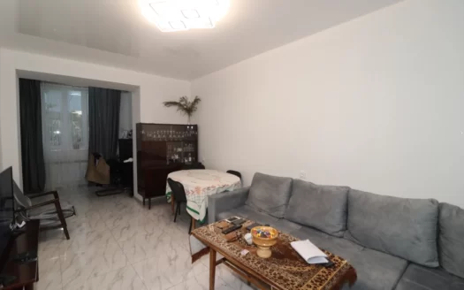 A 4 room apartment, Gai Avenue, 90 sq.m., stone building