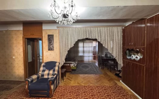 A 4 room apartment, Azatutyan Avenue, 96 sq.m., 1/9 floor