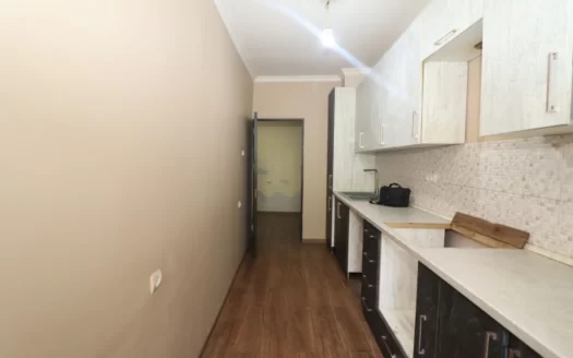 A 4 room apartment, Gusan Sheram street, 103 sq.m., stone building, 2/5 floor