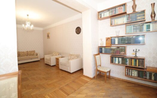 A 3 room apartment is for sale, Aygedzor street 1st lane, 100 sq.m., stone building