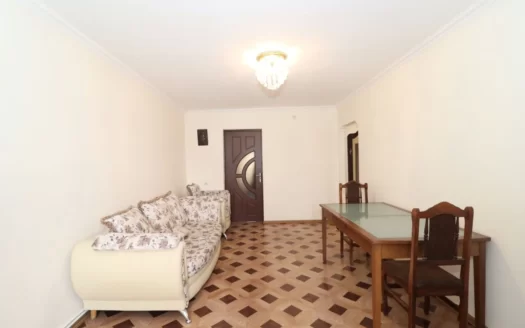 A 2 room apartment, Grigor Lusavorich street, 63 sq.m., 4/5 floor, stone building