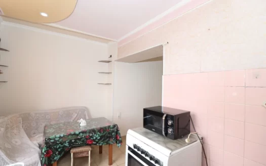 A 2 room apartment, Grigor Lusavorich street, 63 sq.m., 4/5 floor, stone building