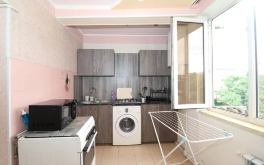 A 2 room apartment, Grigor Lusavorich street, 63 sq.m., 4/5 floor, stone building