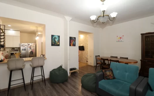 A 3 room apartment, Nansen street, 100 sq.m., stone building