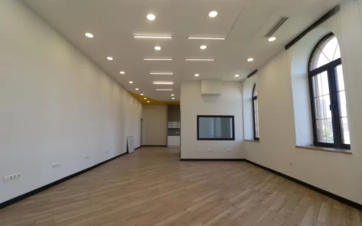 A commercial space, Garegin Nzhdeh street, 83 sq.m., major renovation