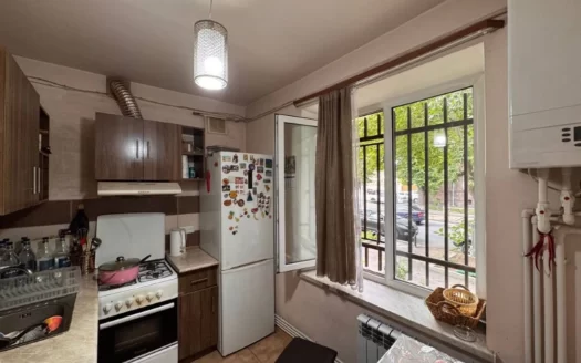 A 2 room apartment, Aram Khachatryan street, 51 sq.m., stone building