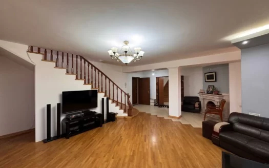 A 6 room spacious apartment, Orbeli Brothers street, 179 sq.m., major renovation