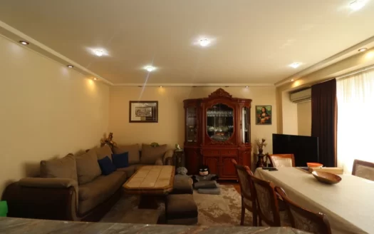 A 4 room apartment, Raffi street, 86 sq.m., major renovation, 6/9 floor