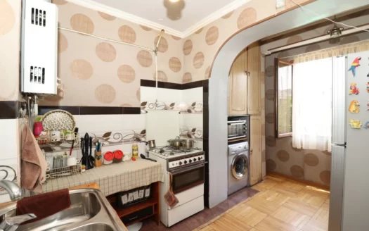 A 2 room apartment, Kajaznuni street, 54 sq.m., 2/5 floor, stone building