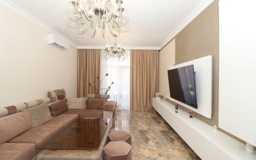 A three-story townhouse, Garden House residential complex, G1 district