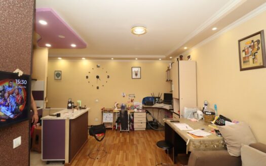 A 2-room apartment, Fuchik Alley, 90 sq.m., 3/5 floor