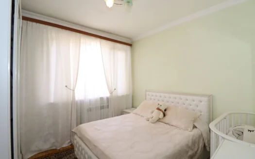 A 3 room apartment, Gai Avenue, 63 sq.m., 8/12 floor, cosmetic renovation
