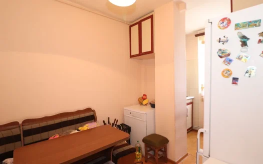 A 3 room apartment, Gai Avenue, 63 sq.m., 8/12 floor, cosmetic renovation
