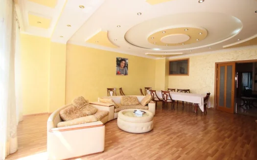 4 room apartment in a new building on Aram Street, 164 sq.m., 8/16 floor