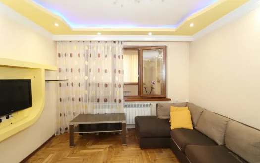 A 2 room apartment, Nikoghayos Adonts street, 67 sq.m., 1/9 floor