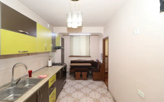 A 2 room apartment, Nikoghayos Adonts street, 67 sq.m., 1/9 floor