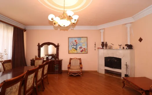A spacious three story house, Babayan Street, 758 sq.m.