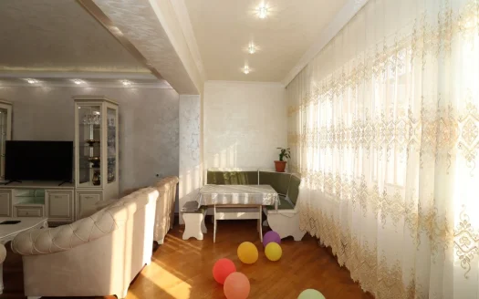 4 room apartment on Vilnyus Street, 90 sq.m., 1/9 floor, major renovation